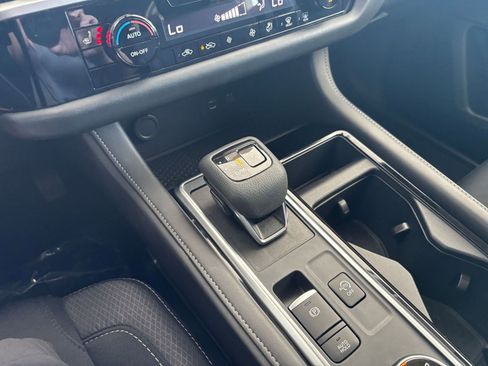 Used 2025 Nissan Pathfinder SV image 42