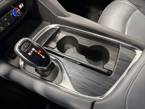 Used 2021 Buick Enclave Essence w/ Sound and Sites Package image 23