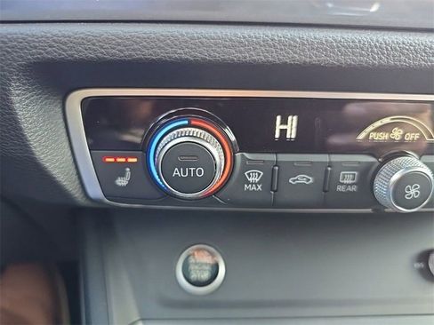 Used 2022 Audi Q3 2.0T Premium Plus w/ Premium Plus Package image 18