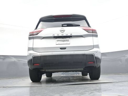 Used 2025 Nissan Rogue SV FWD image 36