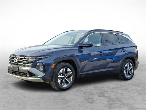 Certified 2025 Hyundai Tucson SEL image 3