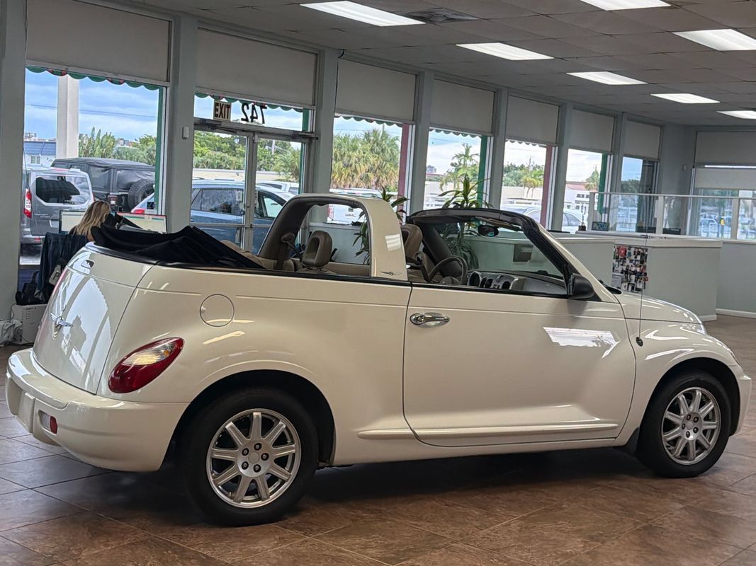 Used 2008 Chrysler PT Cruiser Convertible FWD image 7