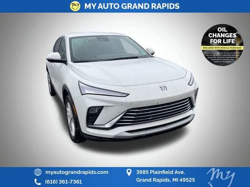 Used 2024 Buick Envista Preferred w/ Convenience II Package image 8