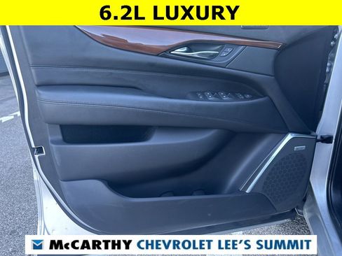 Used 2019 Cadillac Escalade Luxury image 20