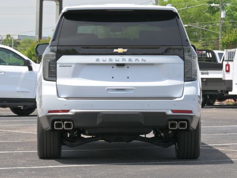 New 2026 Chevrolet Suburban High Country AWD/4WD image 40