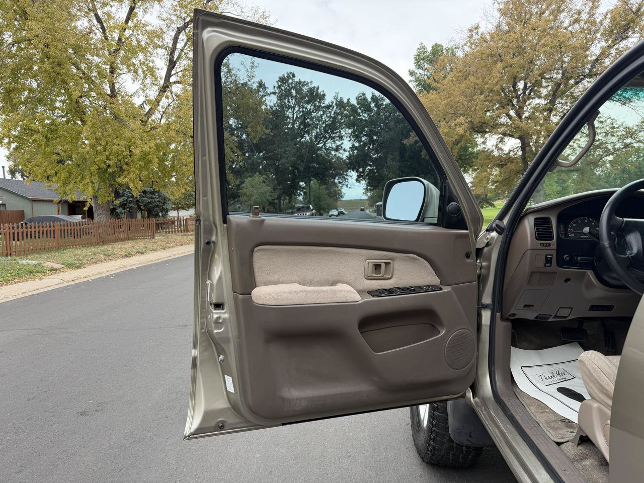 Used 2001 Toyota 4Runner SR5 AWD/4WD image 10