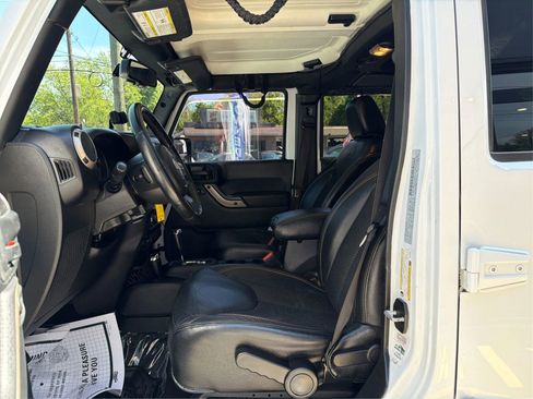 Used 2016 Jeep Wrangler Unlimited Sahara AWD/4WD image 18