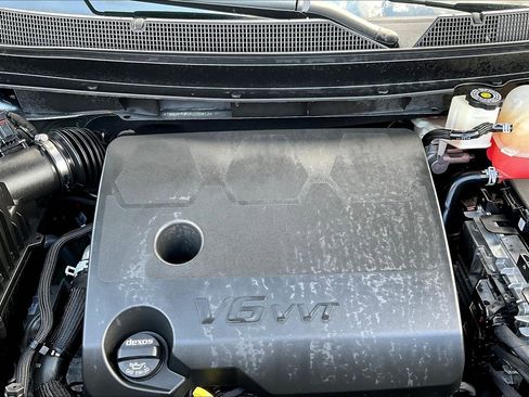 Used 2023 Chevrolet Traverse LT FWD image 31