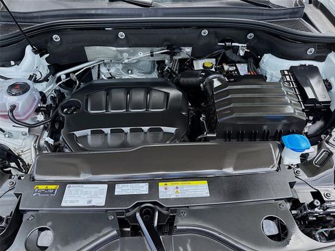 Used 2025 Volkswagen Atlas SE FWD image 34