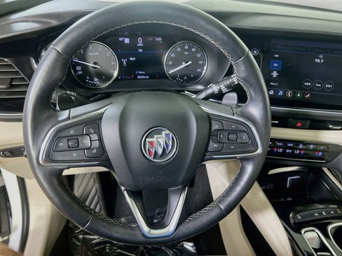 Used 2022 Buick Envision Avenir w/ Technology Package II FWD image 11