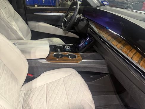 Used 2026 Cadillac Escalade Platinum Sport w/ LPO, ONYX Package AWD/4WD image 6
