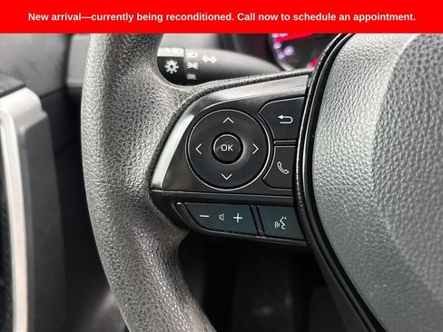Used 2022 Toyota RAV4 LE AWD/4WD image 12