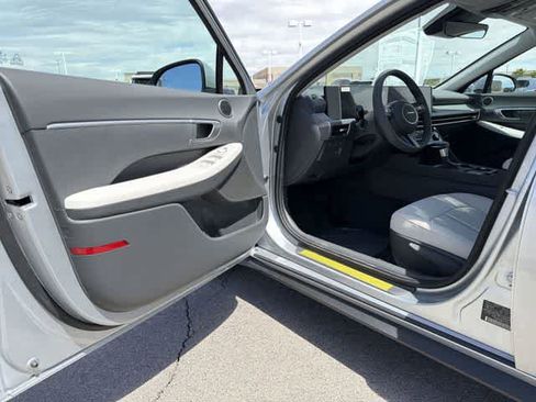 New 2026 Hyundai Sonata SE FWD image 10