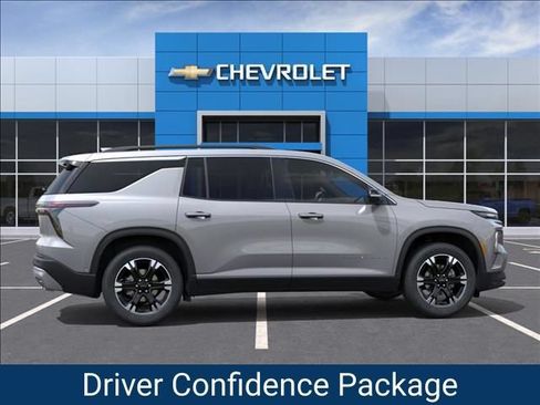 New 2027 Chevrolet Traverse LT w/ Sun and Wheel Package FWD image 5