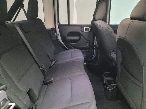 Used 2019 Jeep Wrangler Unlimited Sport image 19