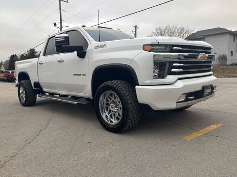 Used 2020 Chevrolet Silverado 2500 High Country w/ Z71 Off-Road Package image 3