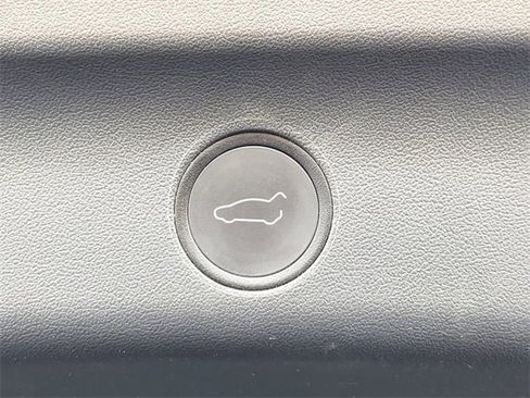 Used 2020 Tesla Model Y Long Range image 15