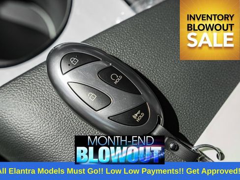 New 2025 Hyundai Elantra Limited image 36