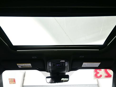 Used 2023 Toyota Highlander XSE AWD/4WD image 19