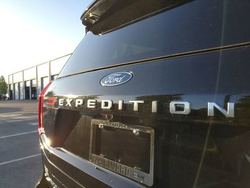 Used 2025 Ford Expedition Max Platinum AWD/4WD image 6