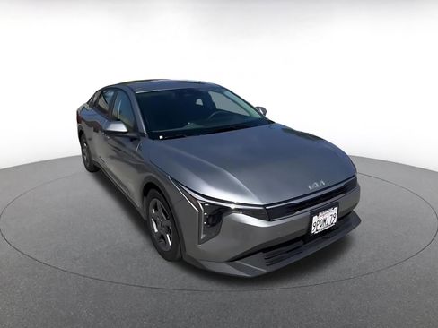 Used 2025 Kia K4 LXS FWD image 3