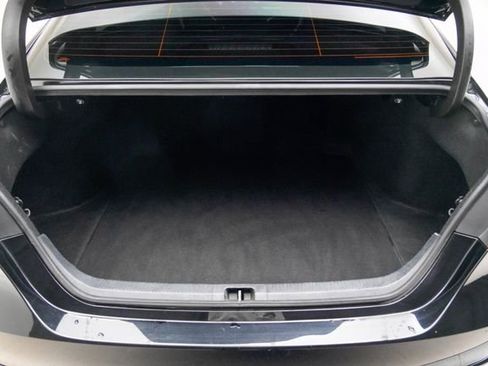 Used 2020 Toyota Camry SE image 12