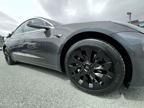 Used 2018 Tesla Model 3 Long Range AWD/4WD image 9