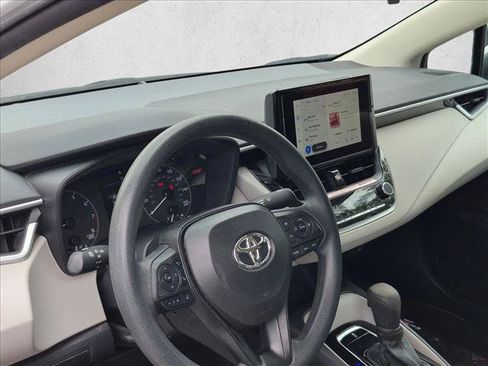 Used 2024 Toyota Corolla LE FWD image 8