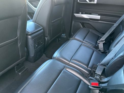 Used 2024 Ford Explorer XLT w/ Equipment Group 202A image 13