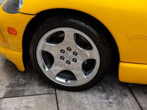 Used 2001 Dodge Viper GTS RWD image 29