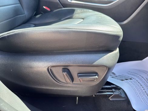 Used 2022 Toyota Highlander XLE image 25