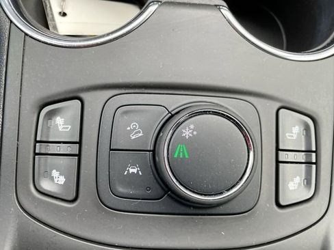 Used 2023 GMC Terrain SLE w/ Driver Convenience Package image 26