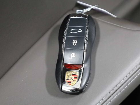 Used 2015 Porsche Macan Turbo AWD/4WD image 43
