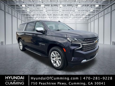 Used 2024 Chevrolet Suburban Premier RWD image 1