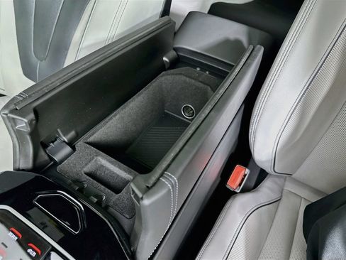 Used 2025 BMW M5 w/ Executive Package AWD/4WD image 28
