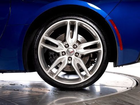 Used 2019 Chevrolet Corvette Stingray Coupe RWD image 15