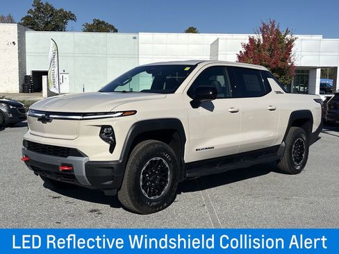 New 2026 Chevrolet Silverado EV Trail Boss image 5