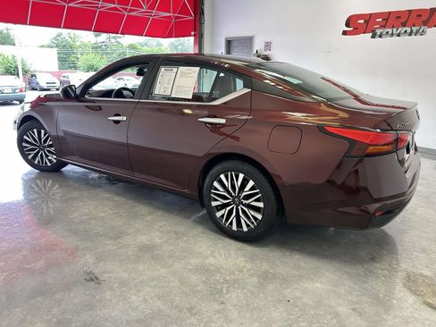 Used 2024 Nissan Altima 2.5 SV FWD image 6