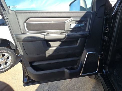 Used 2025 RAM 2500 Laramie w/ Night Edition AWD/4WD image 14