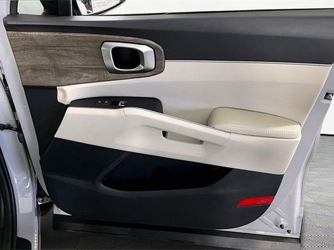 Used 2023 Kia Sorento EX w/ Panoramic Sunroof Package image 29