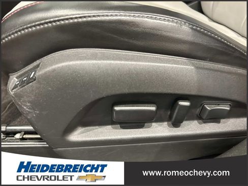 Used 2016 Chevrolet Equinox LTZ w/ Enhanced Convenience Package image 13