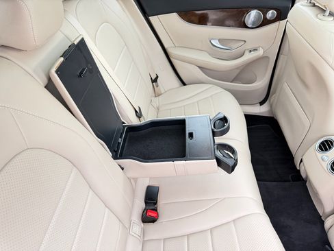 Used 2019 Mercedes-Benz GLC 300 4MATIC image 41