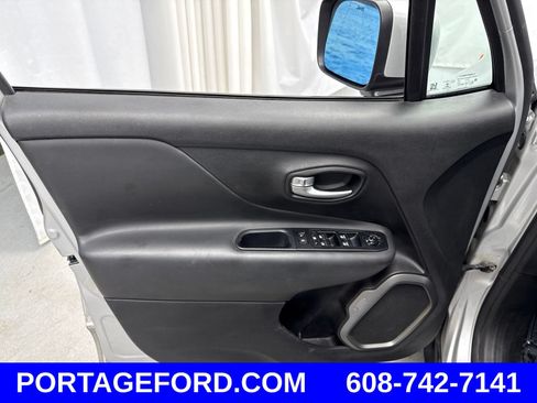 Used 2019 Jeep Renegade Limited w/ Quick Order Package 22P AWD/4WD image 12