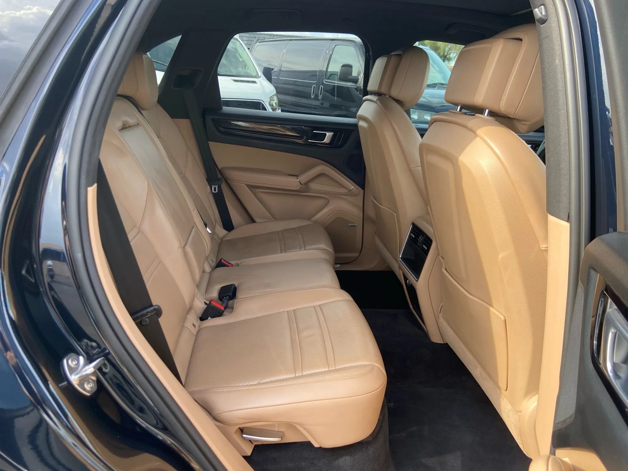 Used 2019 Porsche Cayenne AWD/4WD image 18