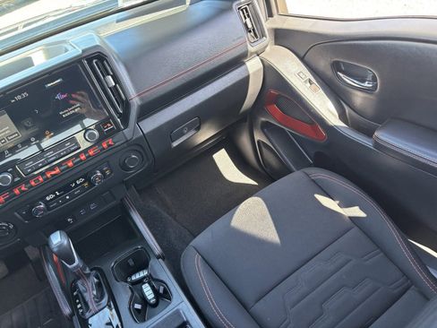 Used 2025 Nissan Frontier PRO-4X AWD/4WD image 16