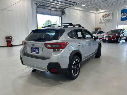 Used 2021 Subaru Crosstrek 2.0i Premium w/ Moonroof Package AWD/4WD image 6