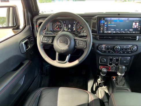 Used 2024 Jeep Gladiator Rubicon w/ Safety Group image 5