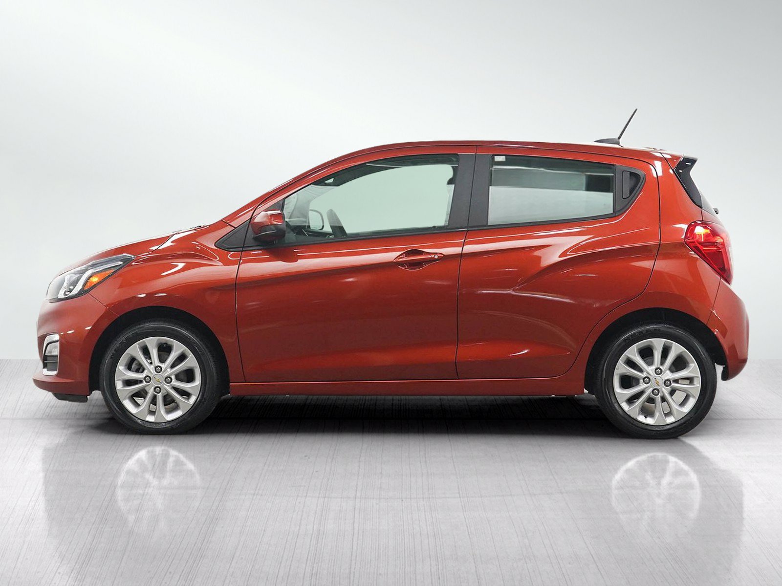 Used 2022 Chevrolet Spark LT FWD image 2