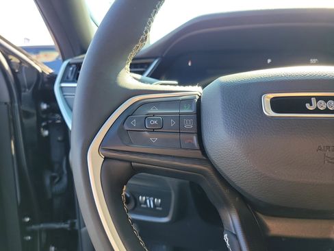 Used 2023 Jeep Grand Cherokee L Laredo AWD/4WD image 22