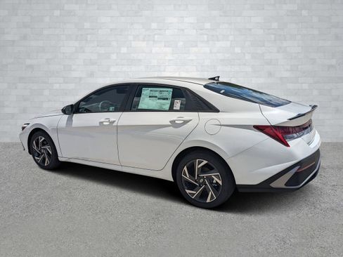 New 2025 Hyundai Elantra SEL image 7